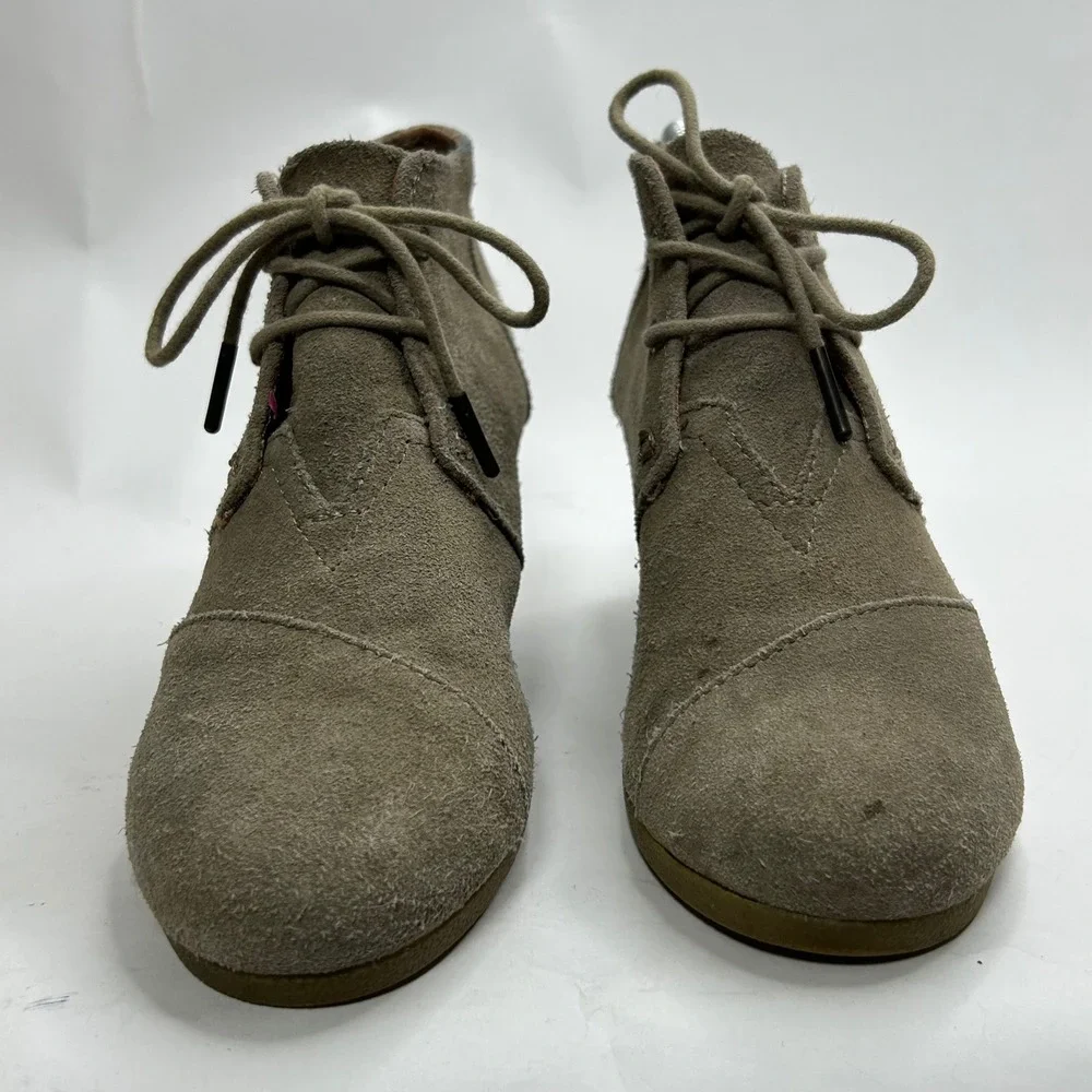 TOMS Suede Wedge Ankle Boots Taupe‎ Lace Up Women's Size 8